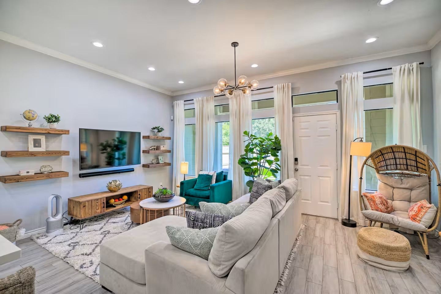 4211 New Orleans Street, Houston, TX 77020 4211 New Orleans Street, Houston, TX 77020