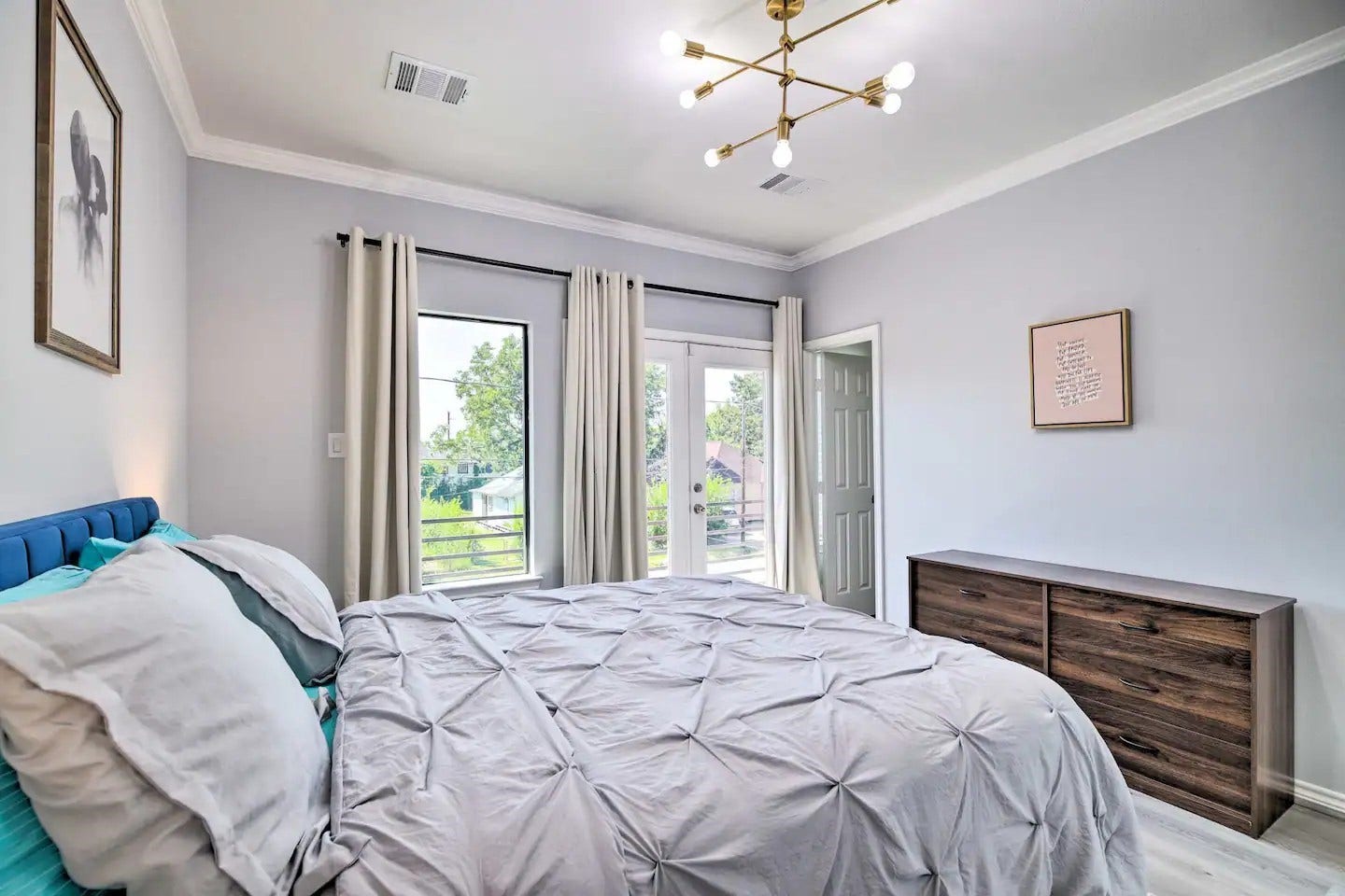 4211 New Orleans Street, Houston, TX 77020 4211 New Orleans Street, Houston, TX 77020