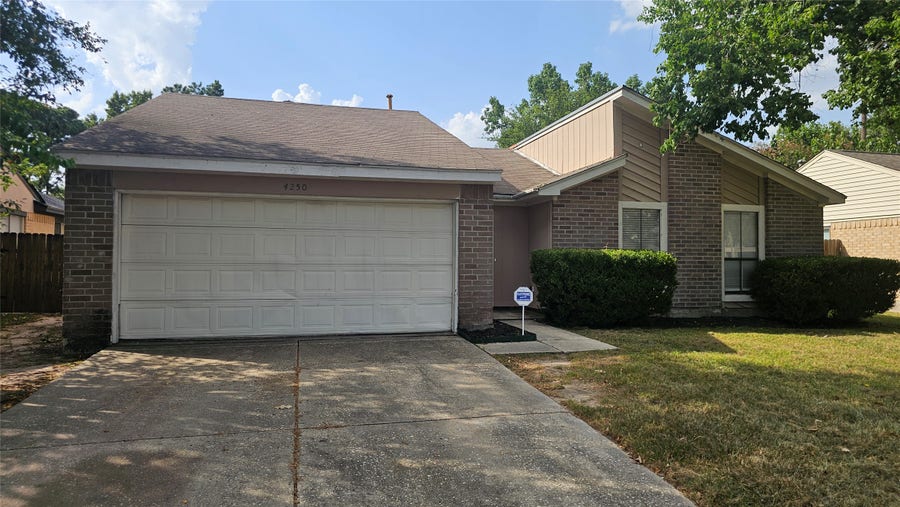 Property photo for 4250 Southchase Lane, Houston, TX