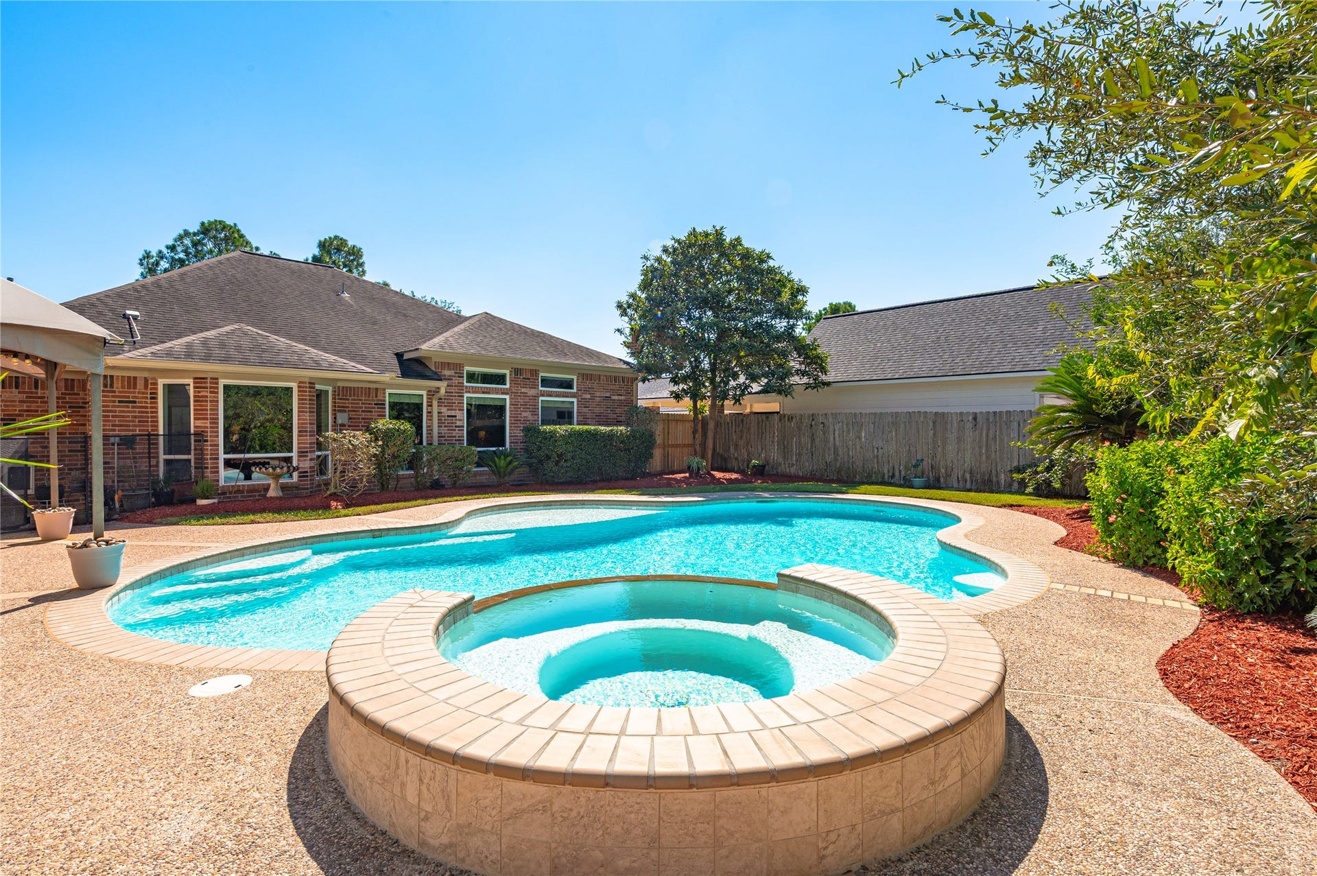 505 Twin Pines Drive, Friendswood, TX 77546 505 Twin Pines Drive, Friendswood, TX 77546