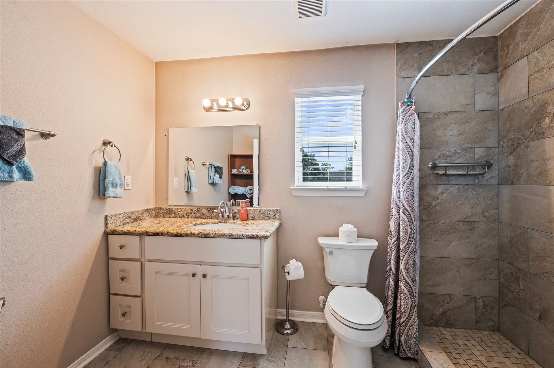 505 Twin Pines Drive, Friendswood, TX 77546 505 Twin Pines Drive, Friendswood, TX 77546