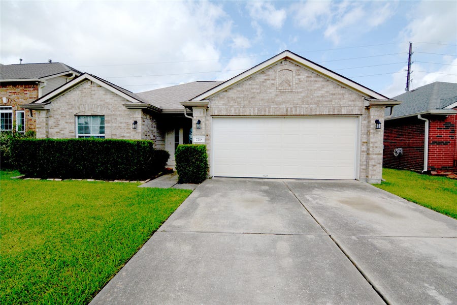 Property photo for 7218 Autumn Bluff Lane, Richmond, TX