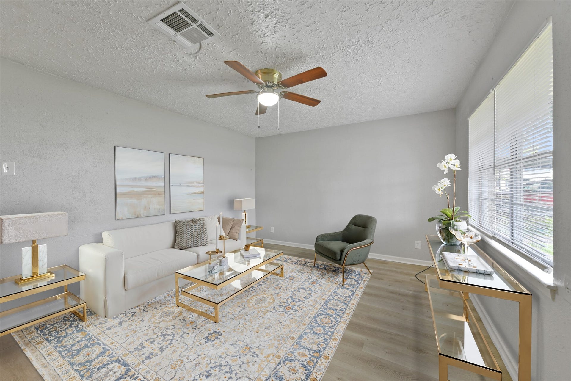 2803 22nd Street, Dickinson, TX 77539 Welcome to recently-renovated 2803 22nd Street! *Please note this photo is virtually-staged*