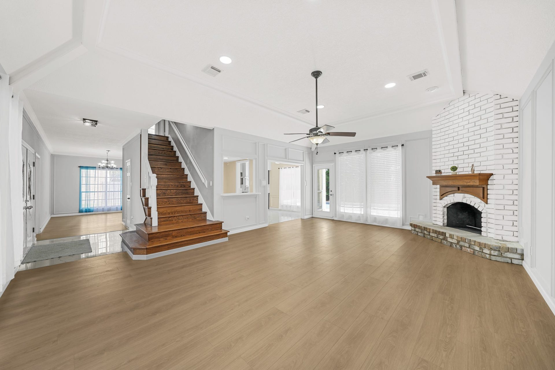 15110 Walters Road, Houston, TX 77068 Living Room