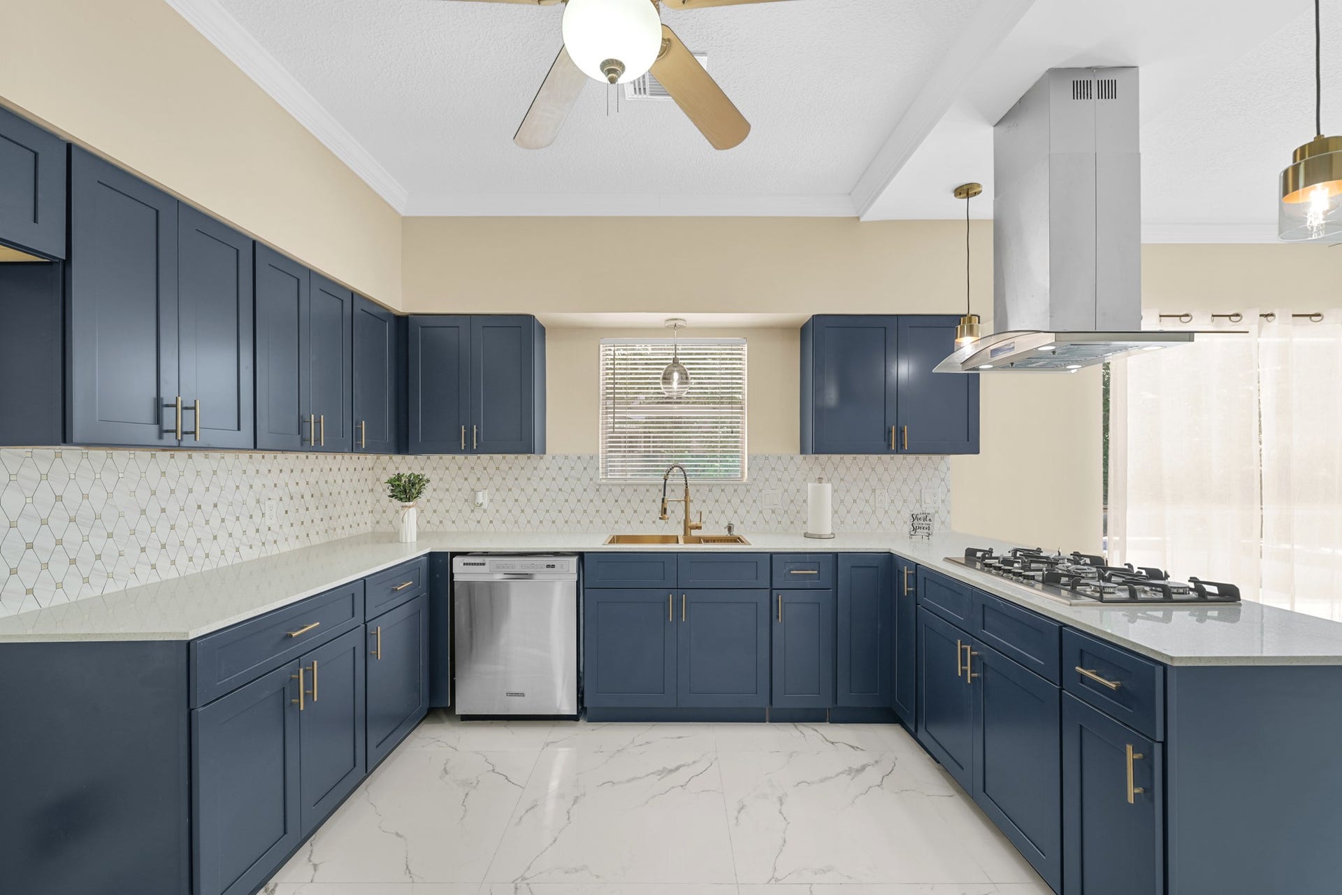 15110 Walters Road, Houston, TX 77068 Kitchen