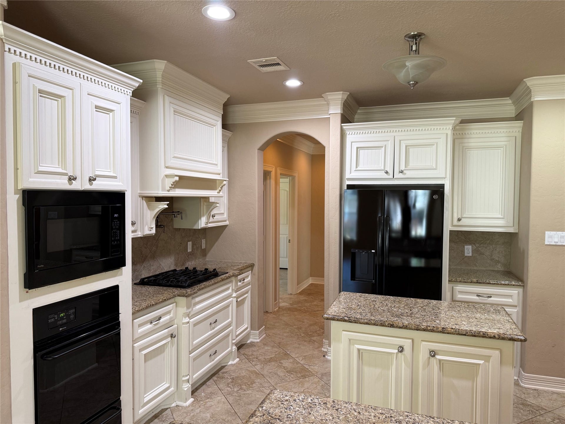 19841 S Plantation Estates Drive, Porter, TX 77365 19841 S Plantation Estates Drive, Porter, TX 77365