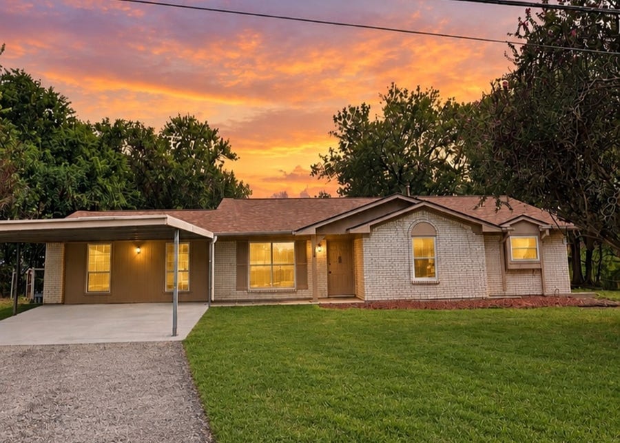 Property photo for 262 Oakland Street, Baytown, TX