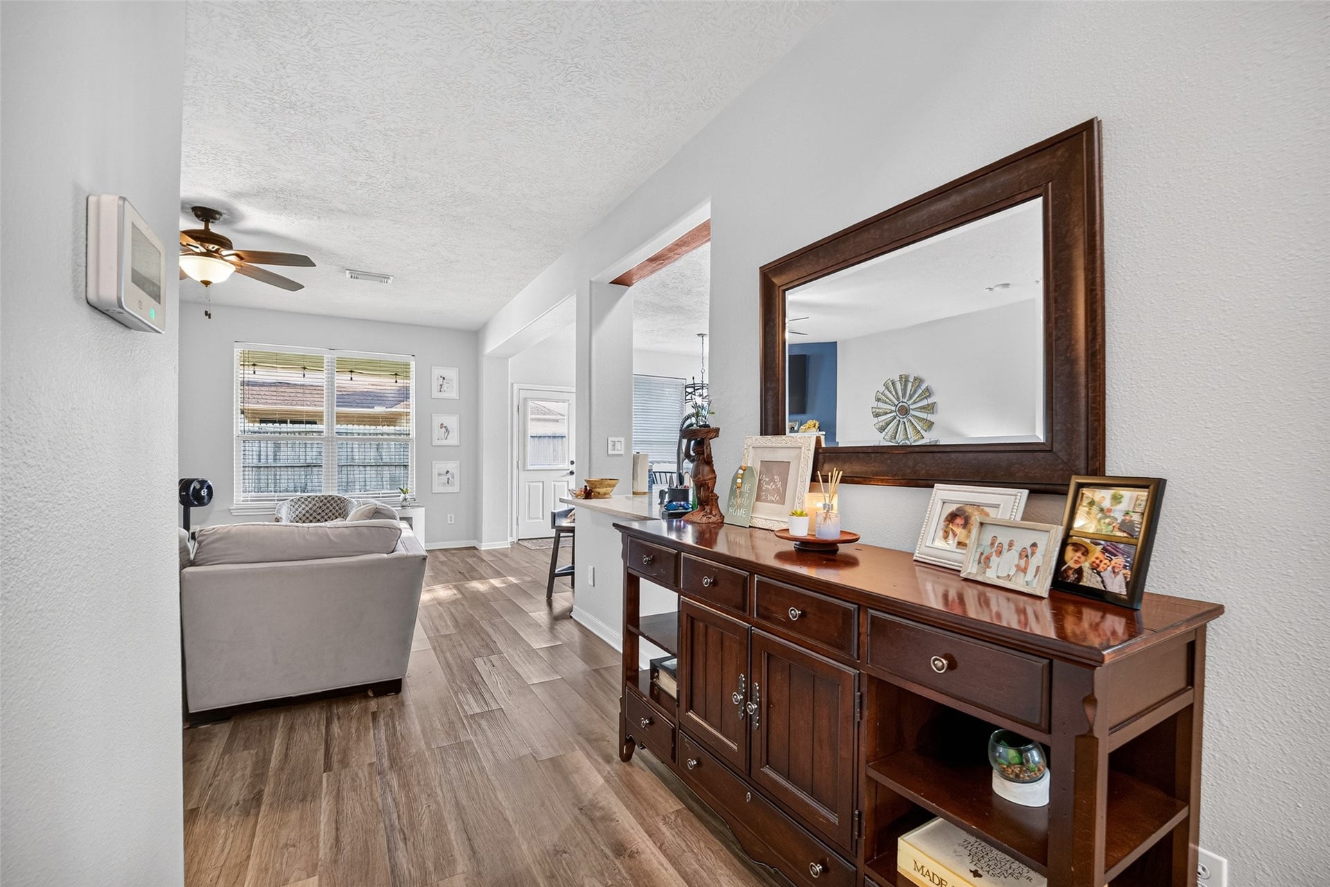 113 Erin Court, La Porte, TX 77571 Foyer flowing into the main living areas, filled with natural light.
