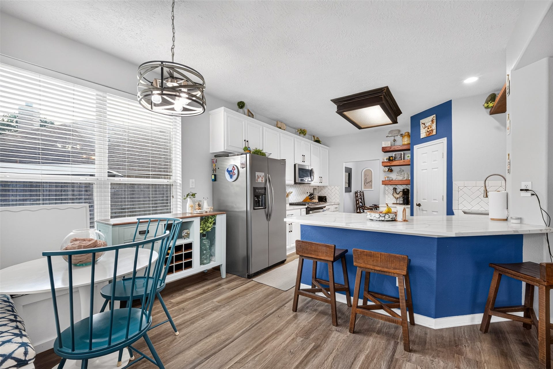 113 Erin Court, La Porte, TX 77571 Casual dining nook with a view straight into the kitchen.