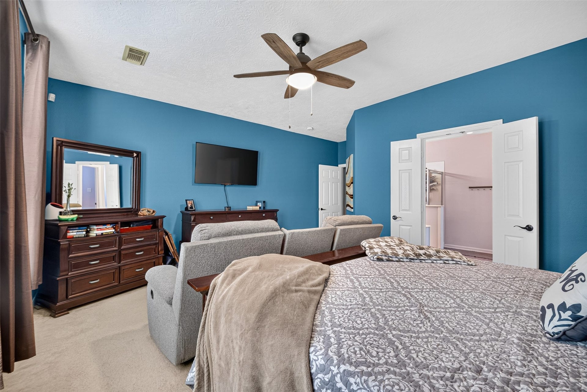 113 Erin Court, La Porte, TX 77571 Serene primary bedroom your private getaway.