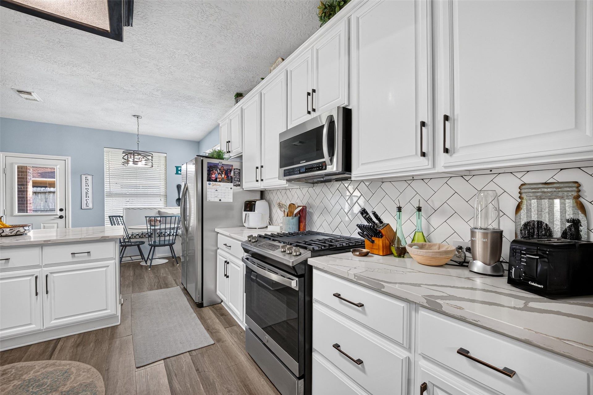 113 Erin Court, La Porte, TX 77571 Well-laid-out kitchen with generous cabinetry and counter space.