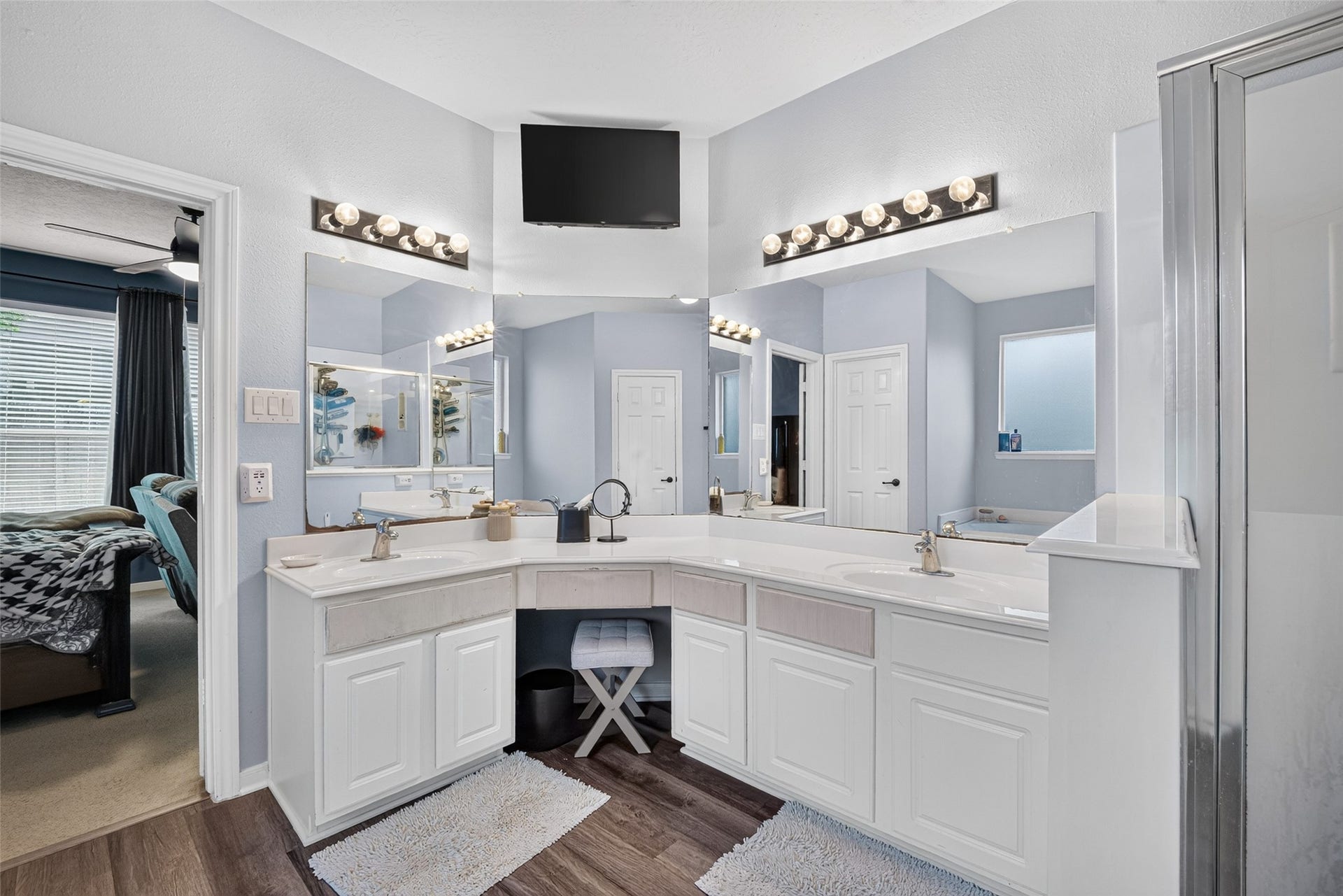 113 Erin Court, La Porte, TX 77571 Primary bath with double vanity and shower/tub combo.
