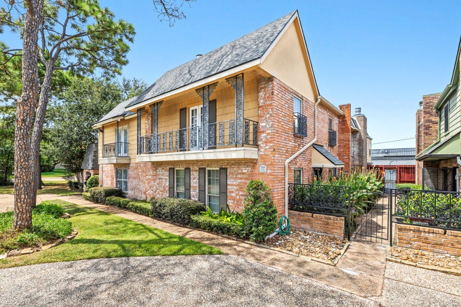 Property photo for 5534 Beverlyhill Street, #8, Houston, TX