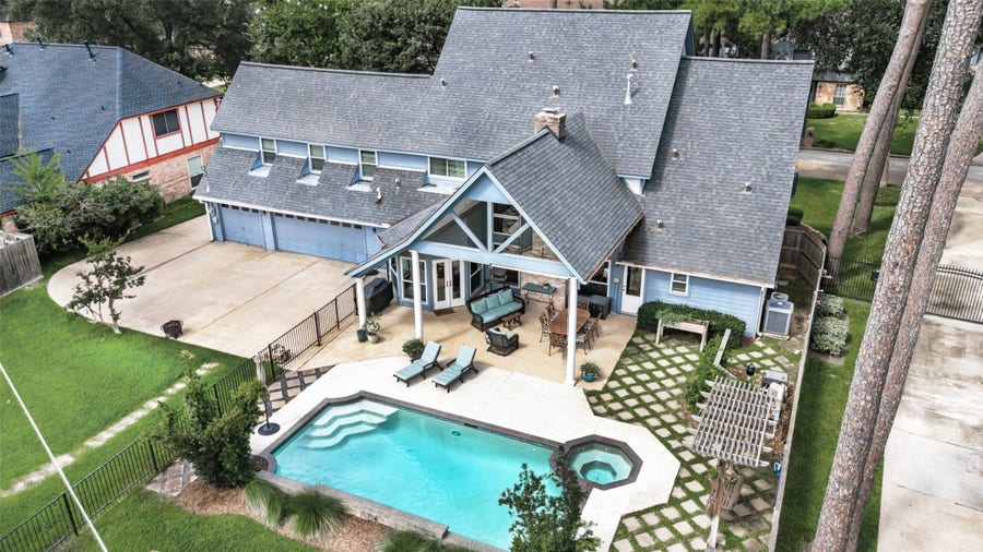 Property photo for 8018 Northbridge Drive, Spring, TX