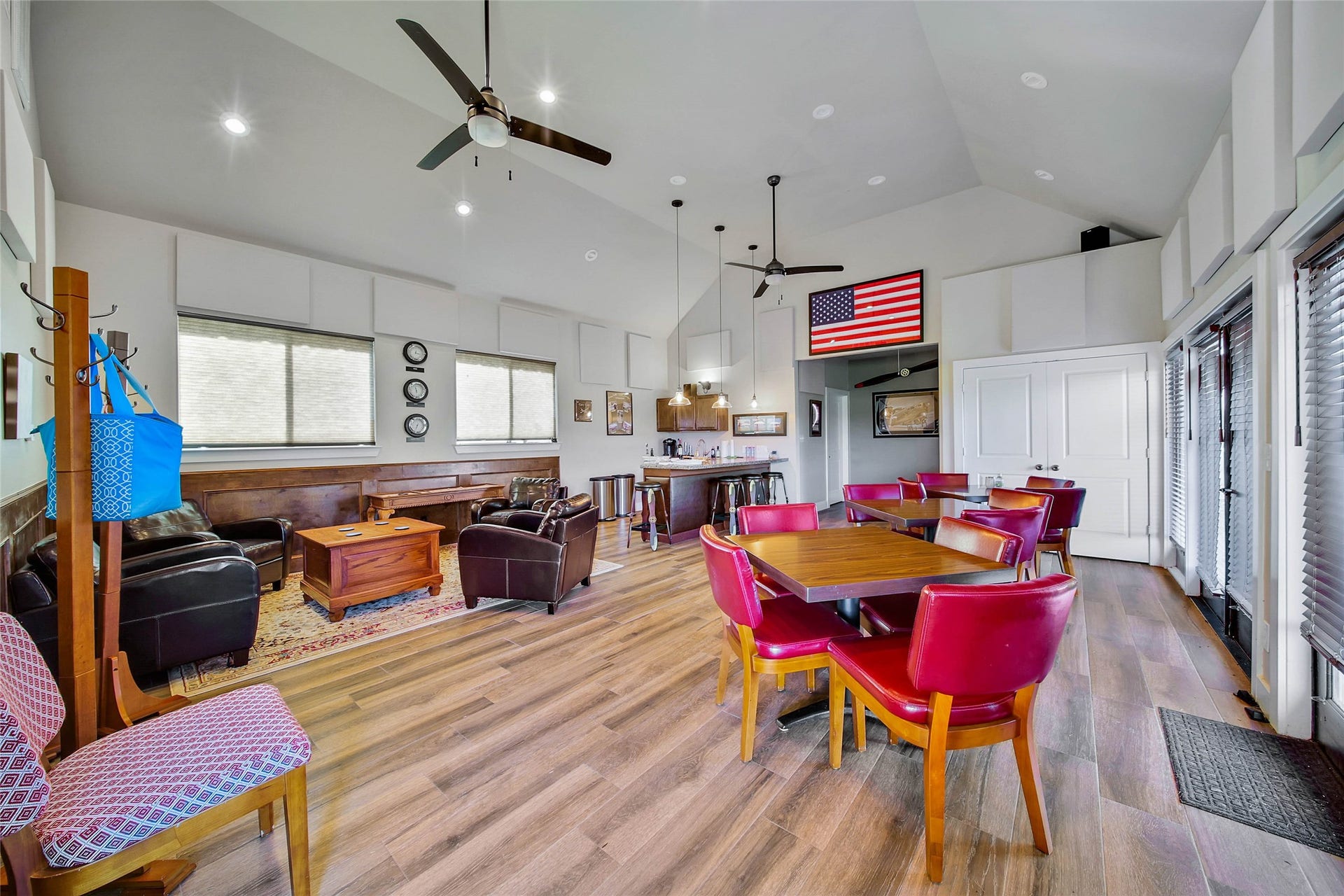 11 W Kitty Hawk ST, Richmond, TX 77406 Community amenity center provides an inviting gathering space for Cove Trails residents.*