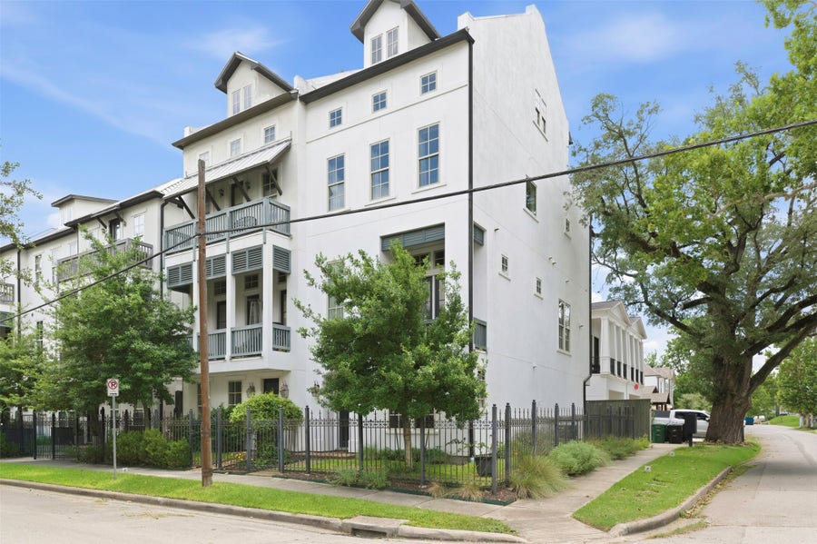 Property photo for 2702 Cortlandt Street, Houston, TX
