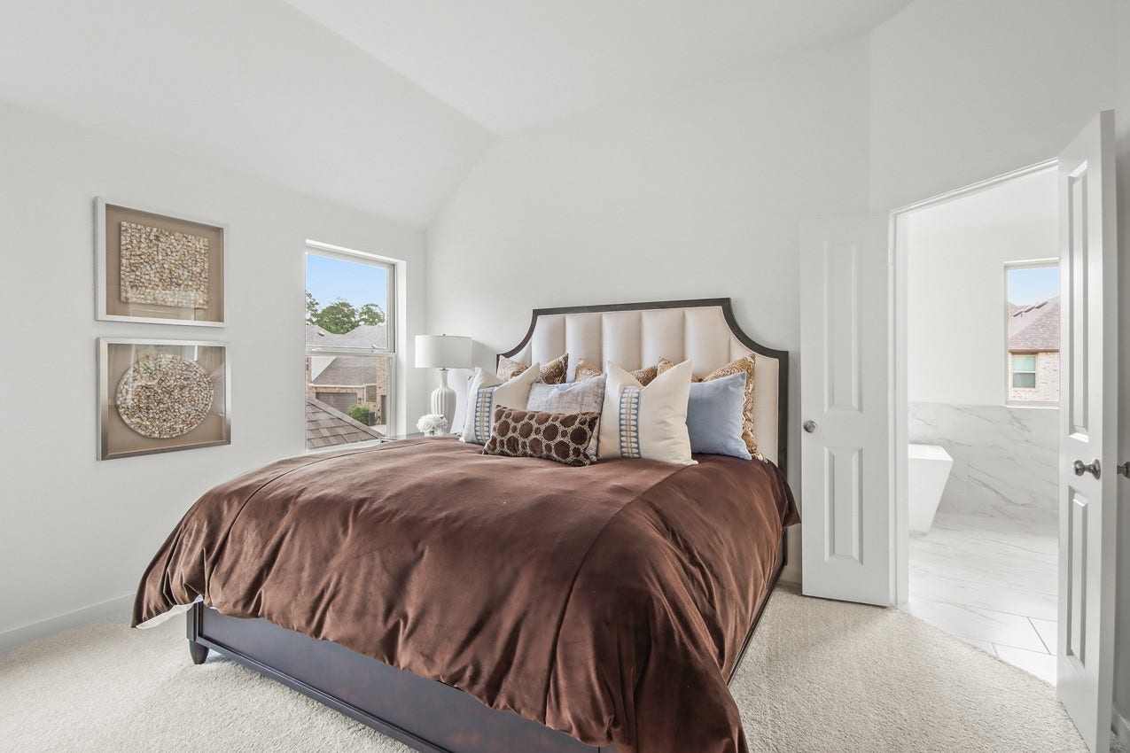 413 Meadows Peak Lane, Montgomery, TX 77316 Primary bedroom