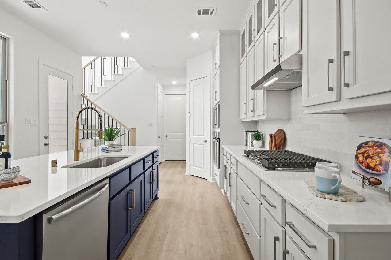 413 Meadows Peak Lane, Montgomery, TX 77316 Kitchen with plenty of cabinet space & storage