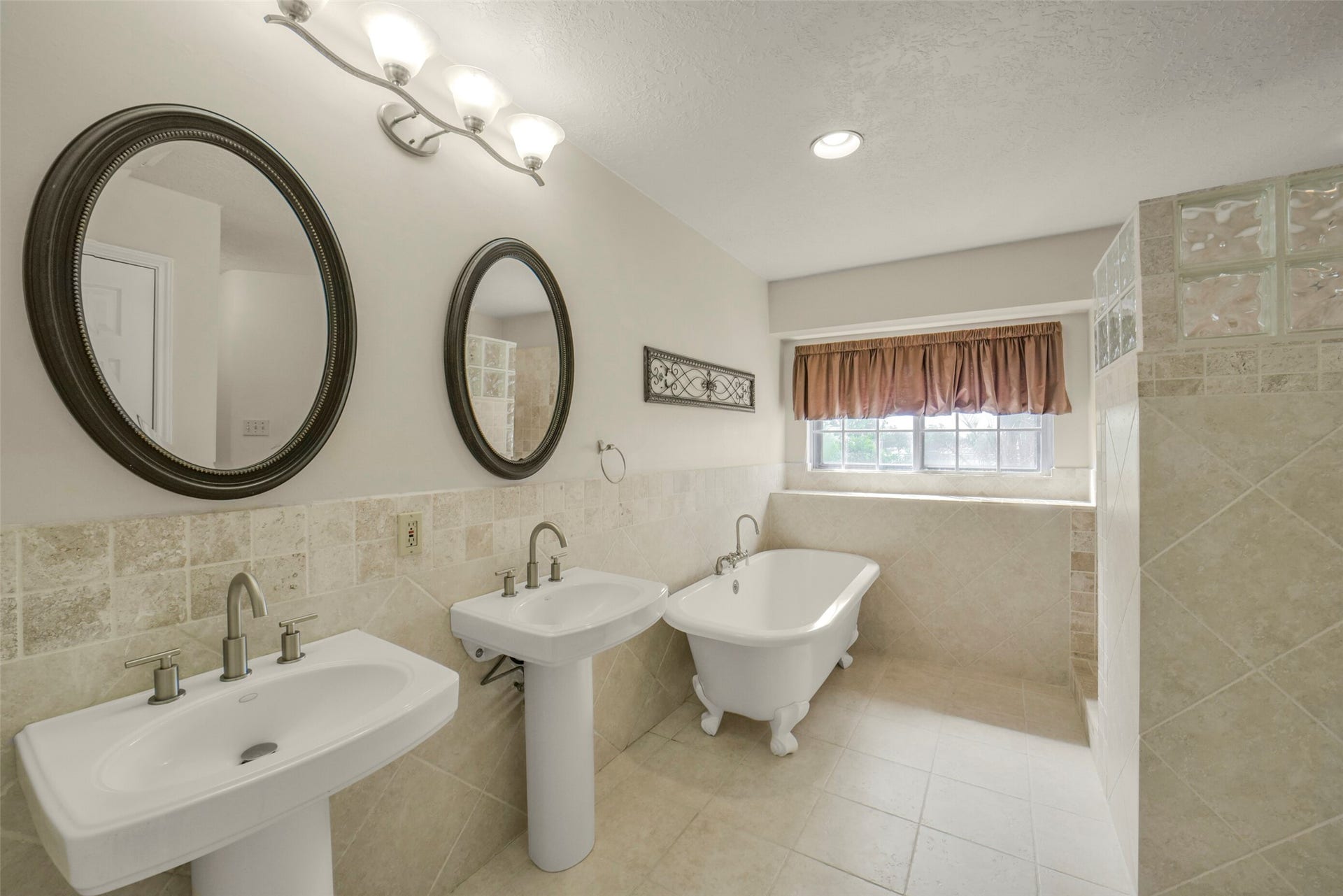 126 Shadow Wood Drive, Sugar Land, TX 77498 126 Shadow Wood Drive, Sugar Land, TX 77498