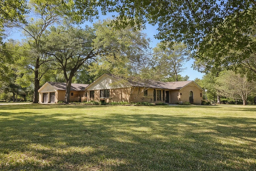 Property photo for 19103 Whitewood Drive, Spring, TX