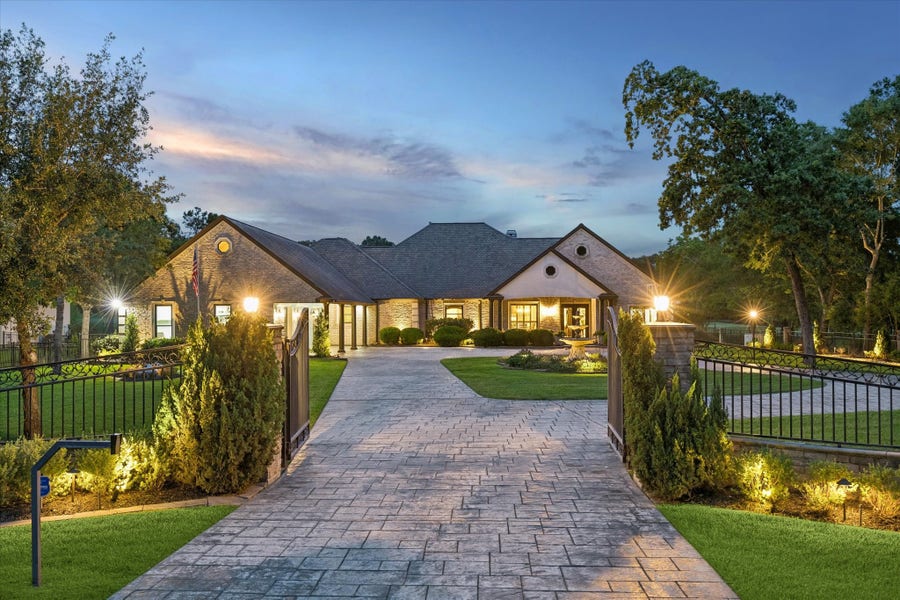 Property photo for 9426 Deer Path Lane, Magnolia, TX