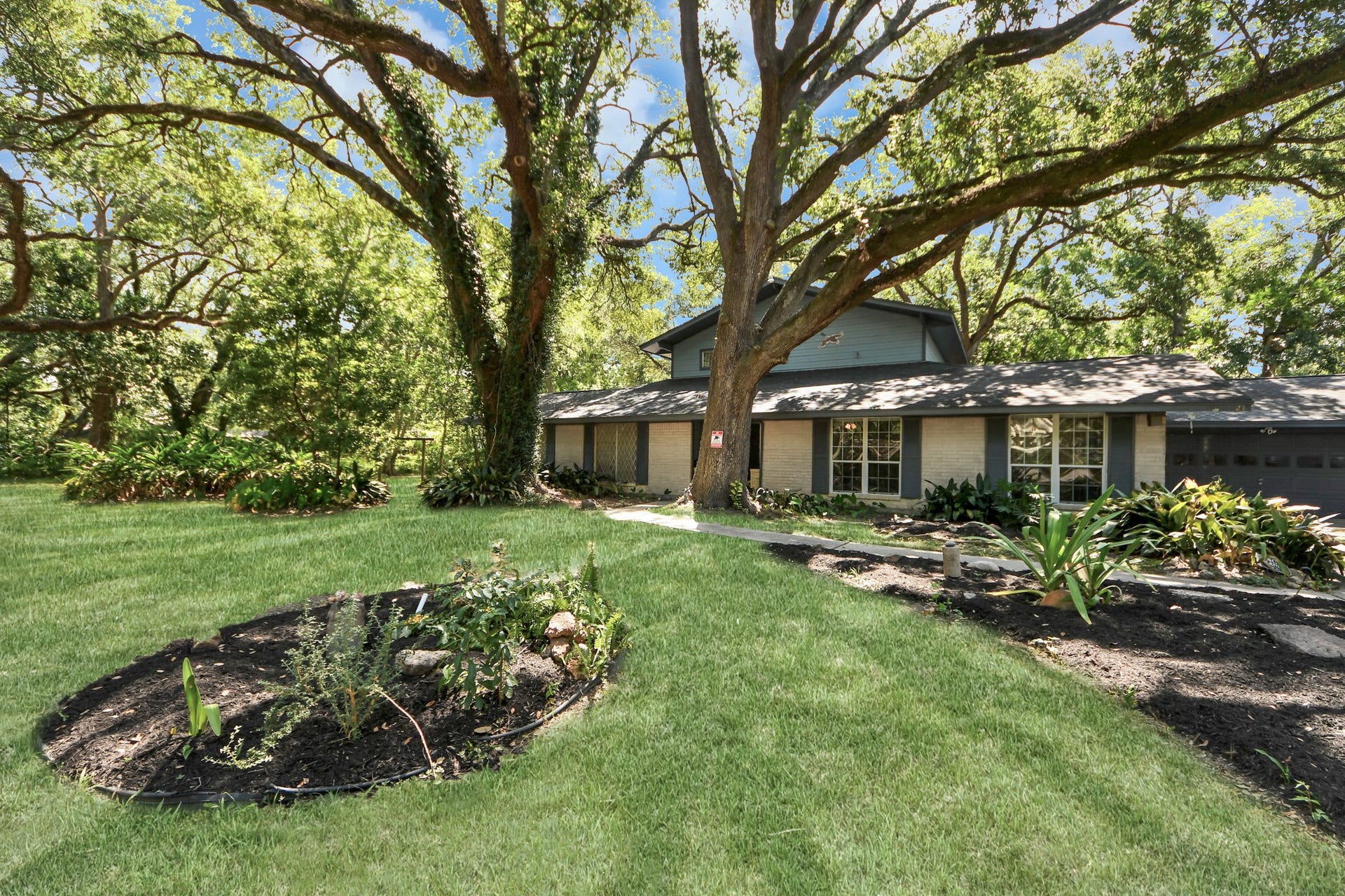 215 Hardy Street, Bacliff, TX 77518 215 Hardy Street, Bacliff, TX 77518