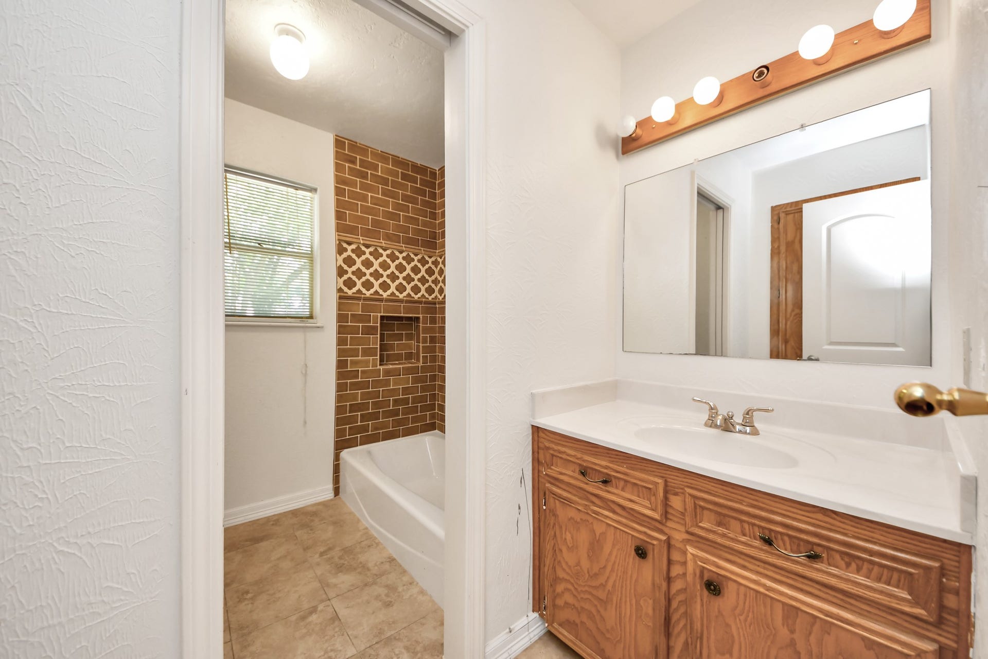 215 Hardy Street, Bacliff, TX 77518 215 Hardy Street, Bacliff, TX 77518