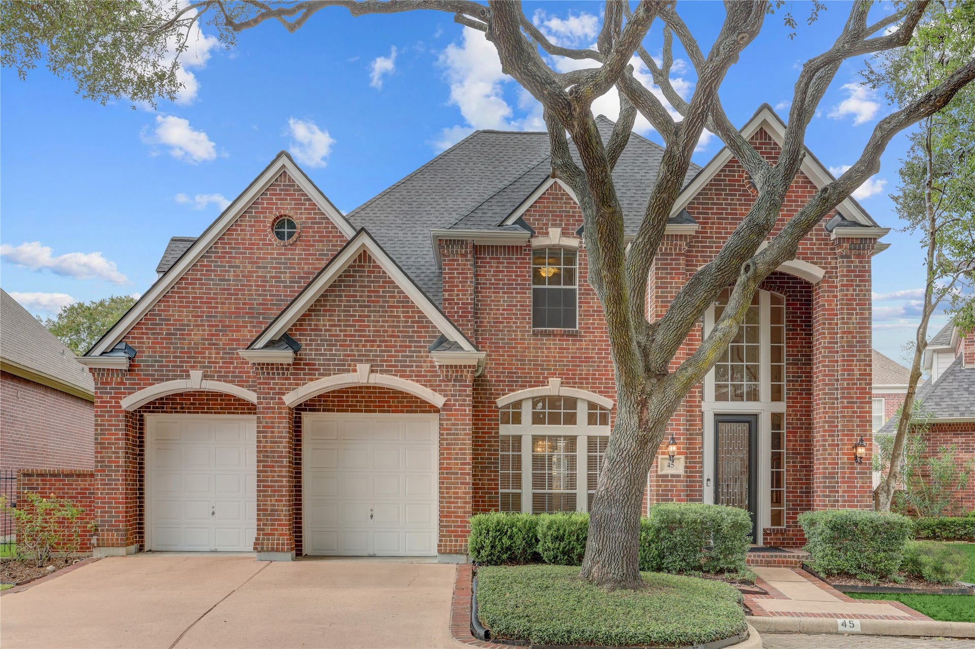 45 Ambleside Crescent Drive, Sugar Land, TX 77479