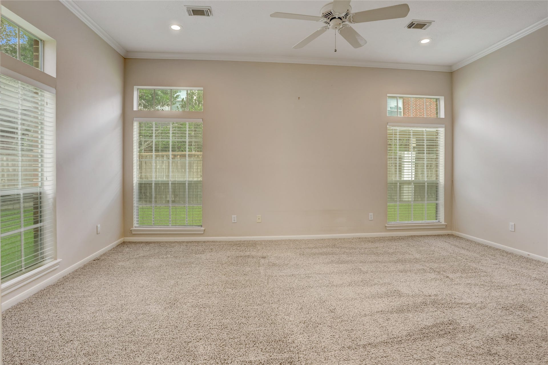 45 Ambleside Crescent Drive, Sugar Land, TX 77479