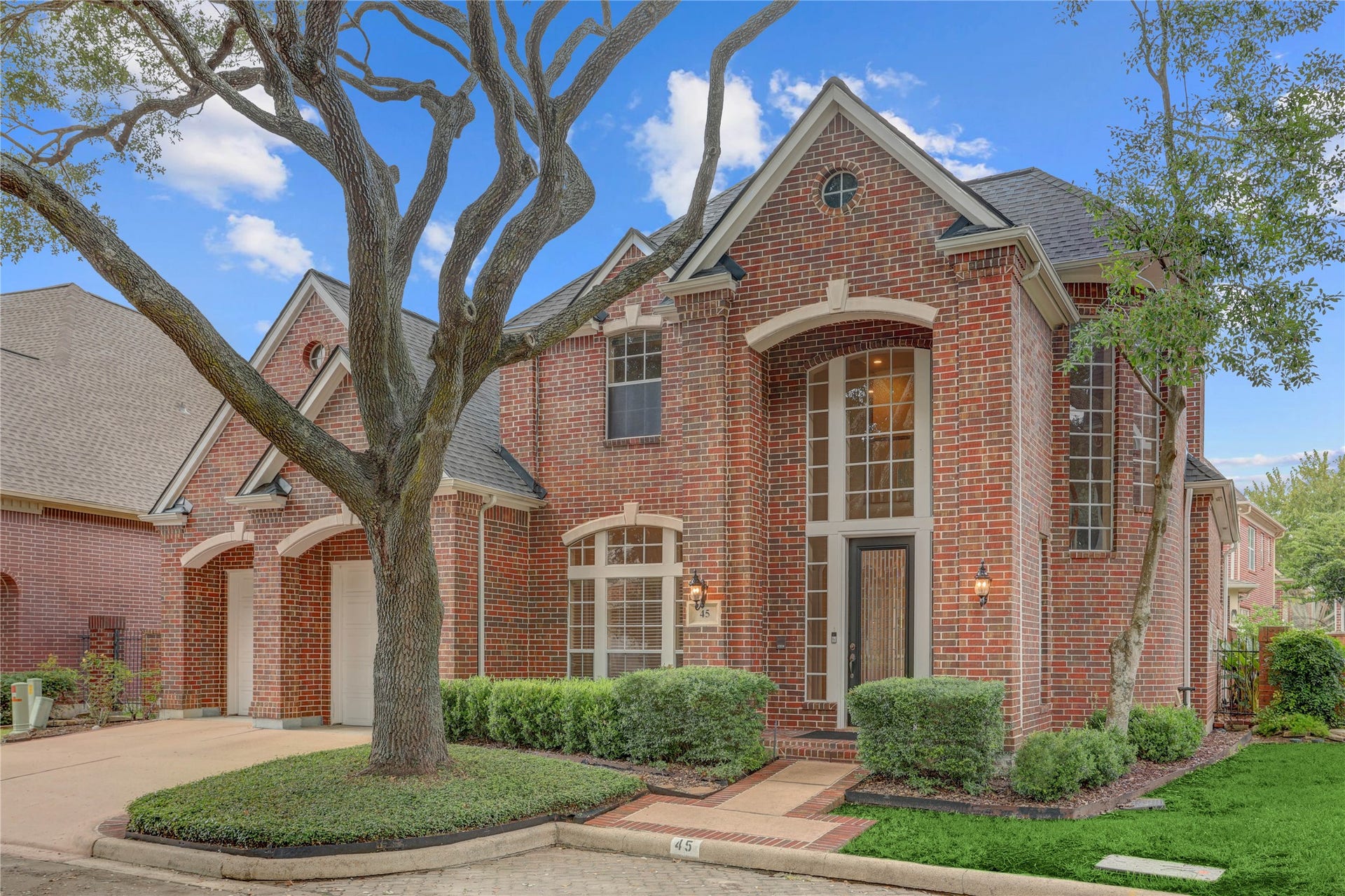 45 Ambleside Crescent Drive, Sugar Land, TX 77479