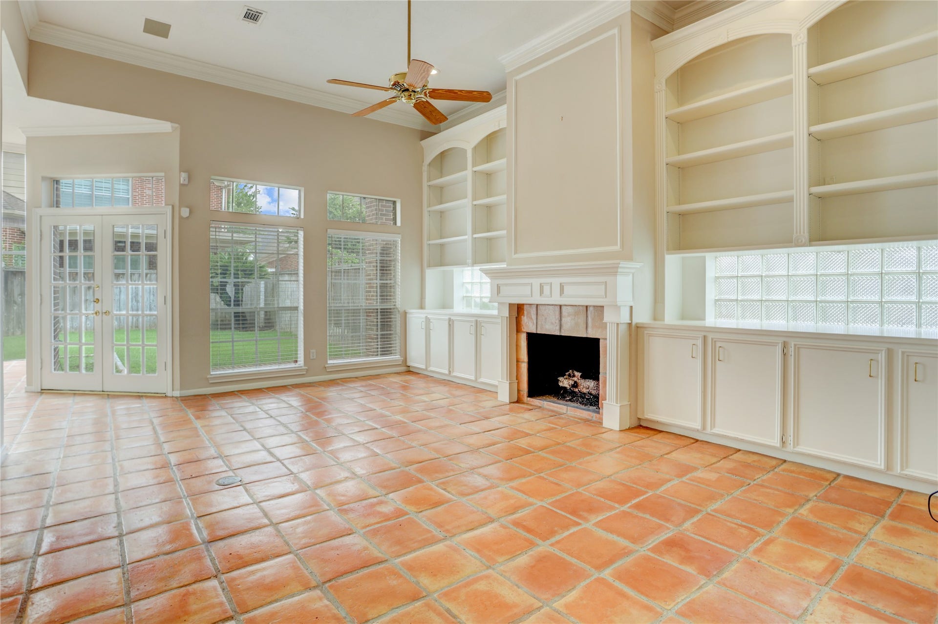 45 Ambleside Crescent Drive, Sugar Land, TX 77479
