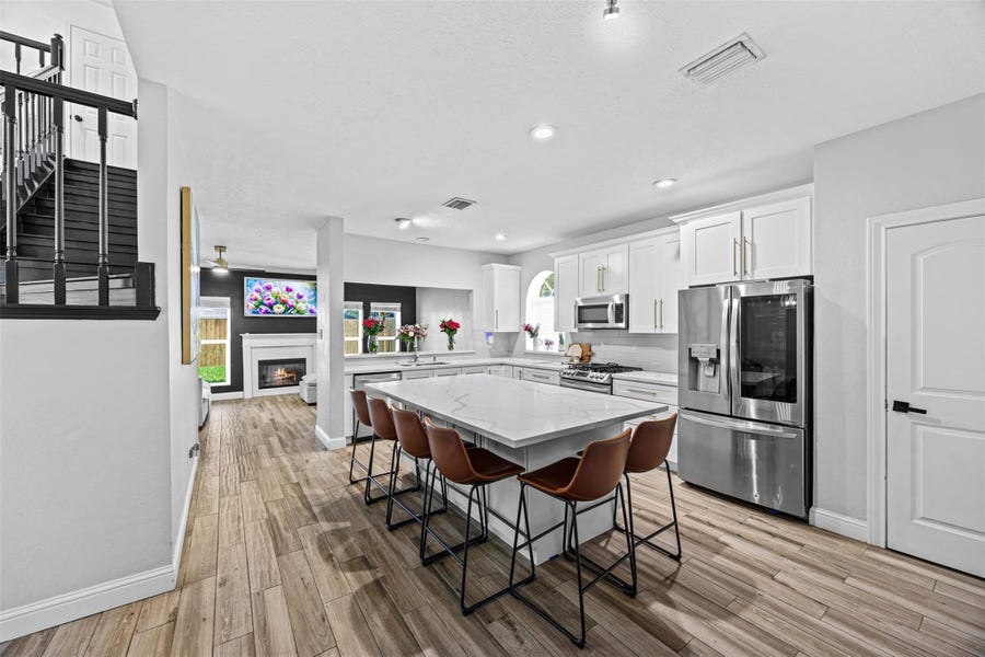 Property photo for 5702 W Vistaglen Loop, Houston, TX