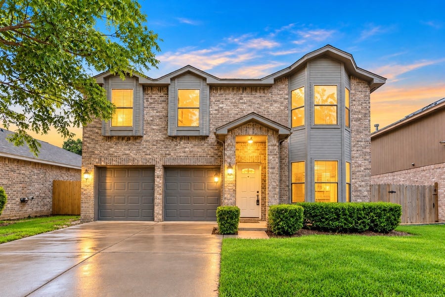 Property photo for 10502 Mist Lane, Houston, TX