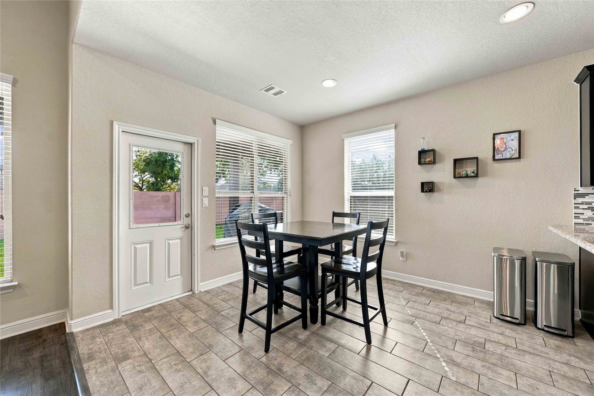 Lucky for you, this home has both formal dining and a breakfast nook, right off of the kitchen!