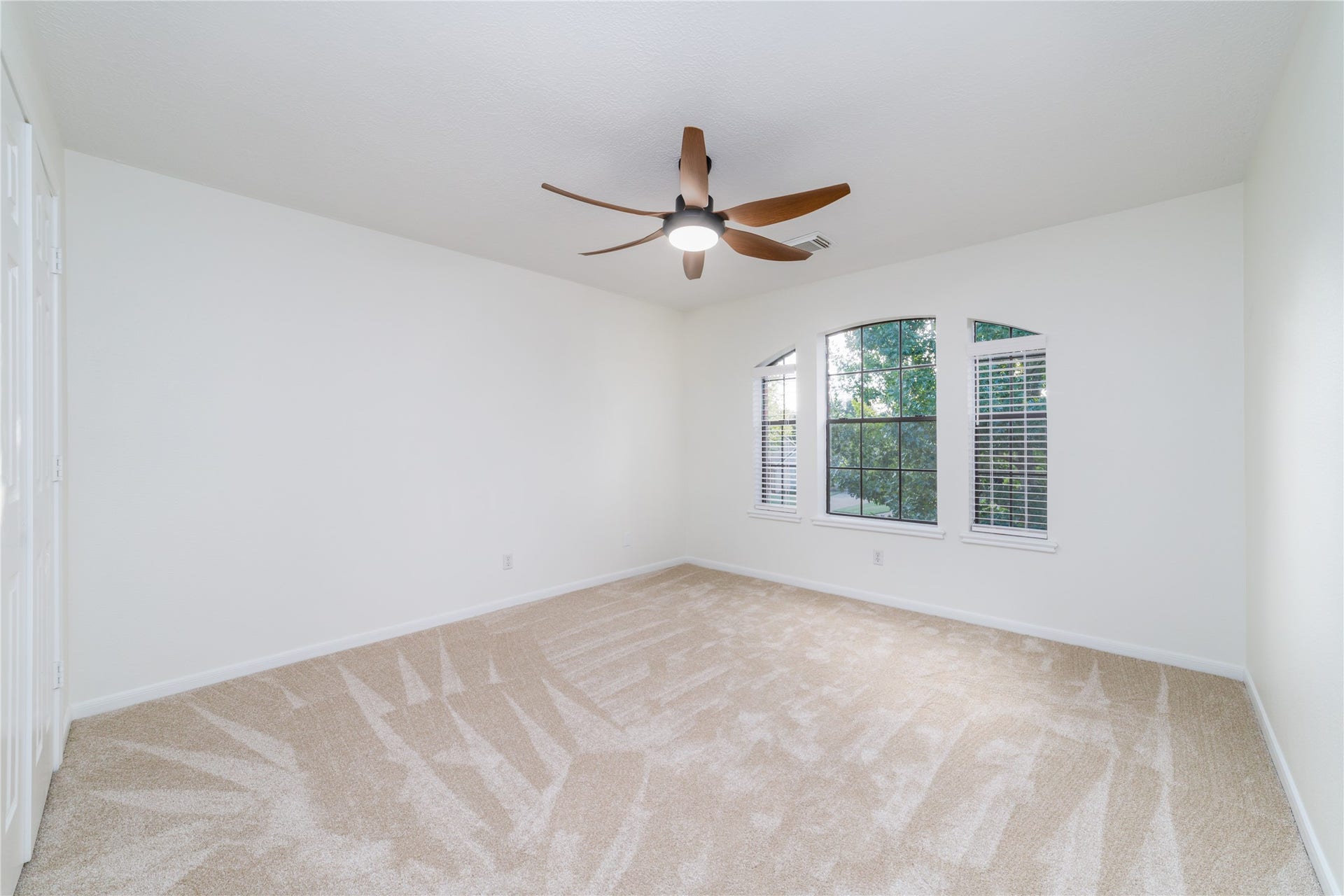 2006 Woodland Drive, Richmond, TX 77406