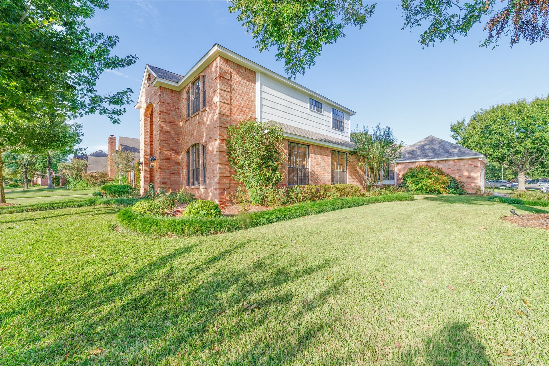 2006 Woodland Drive, Richmond, TX 77406