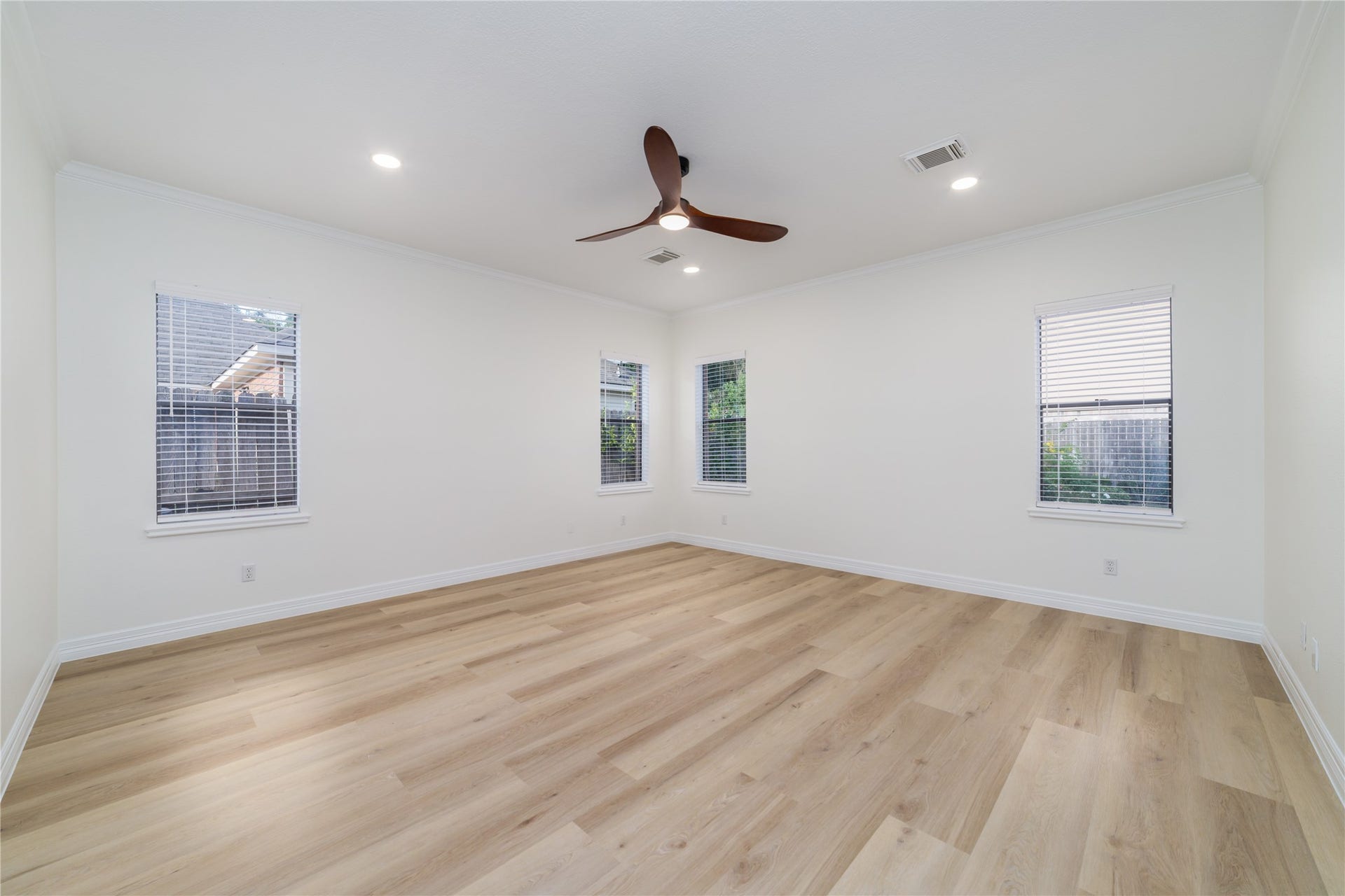 2006 Woodland Drive, Richmond, TX 77406