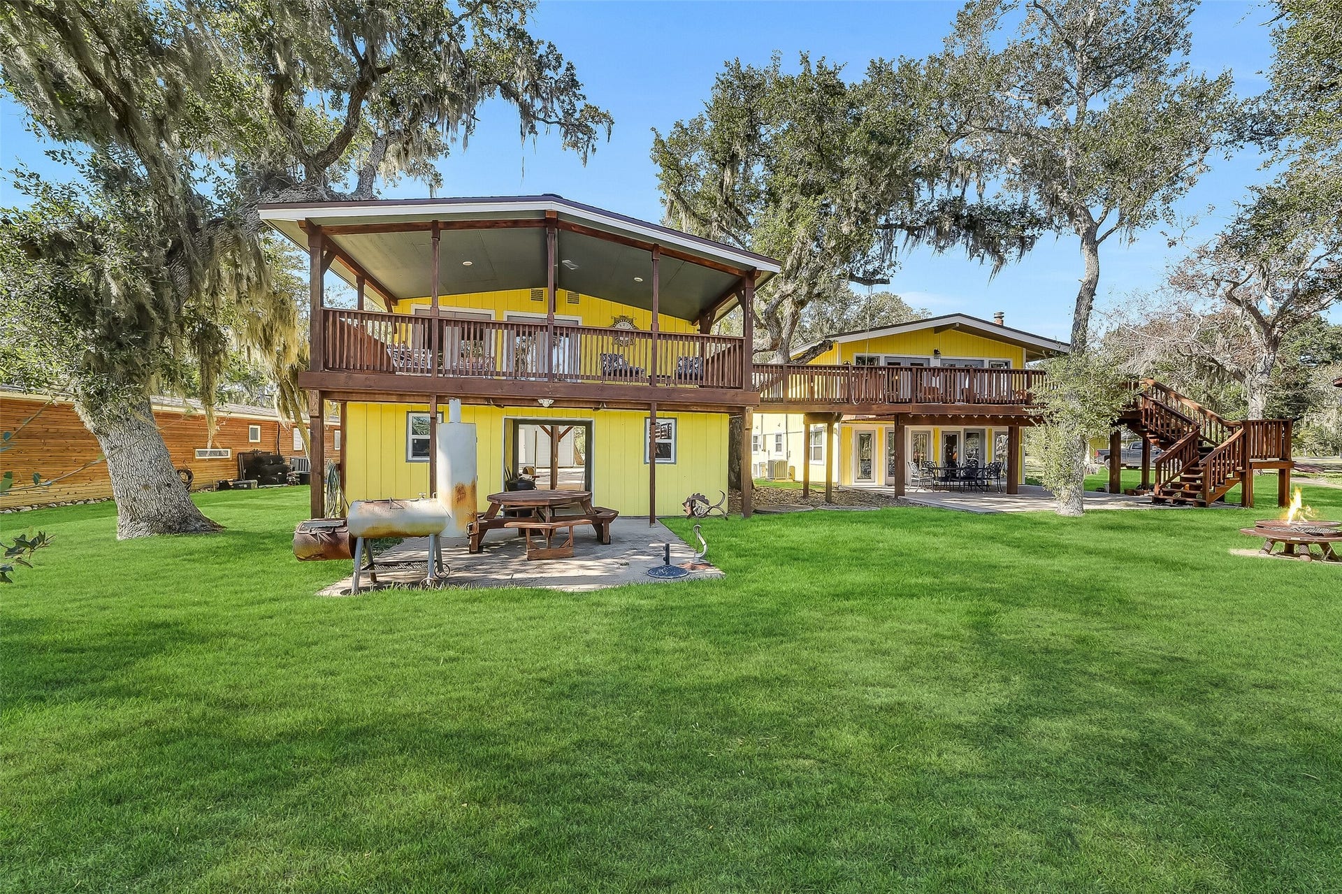 6674 County Road 659, Brazoria, TX 77422 6674 County Road 659, Brazoria, TX 77422