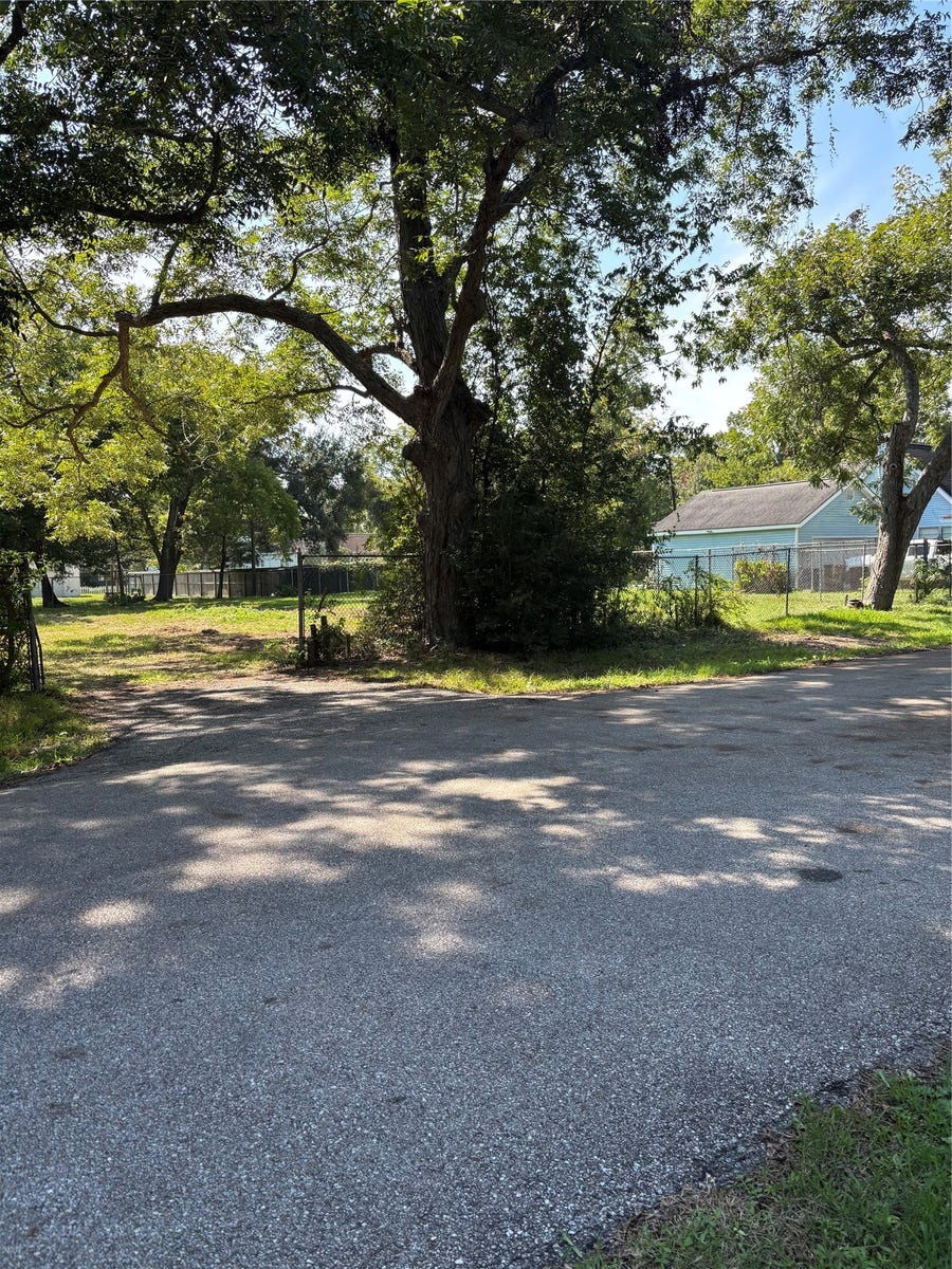 Property photo for 00 Waco, League City, TX