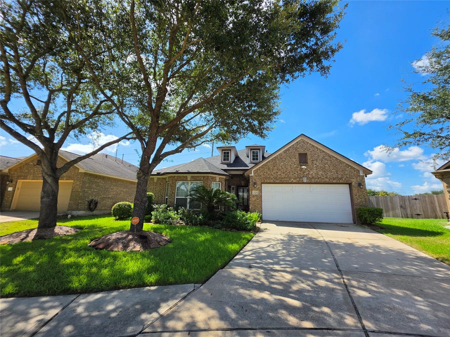 Property photo for 13316 Misting Falls Lane, Pearland, TX