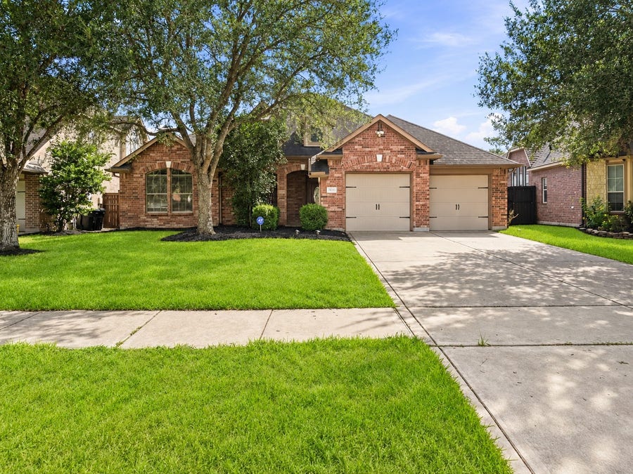 Property photo for 28211 Emerald Creek Lane, Fulshear, TX