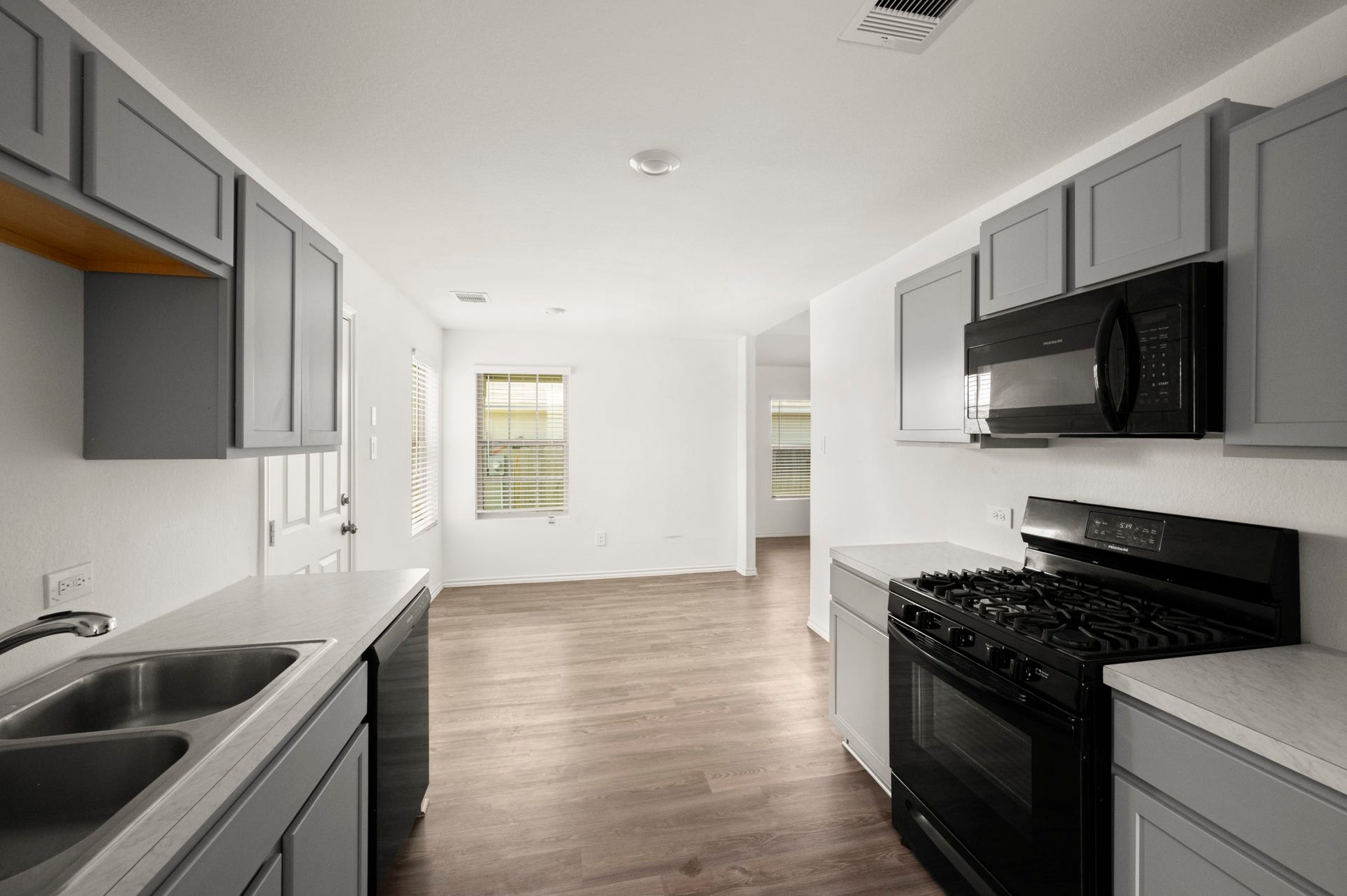 843 Deerhurst, Magnolia, TX 77354 843 Deerhurst, Magnolia, TX 77354