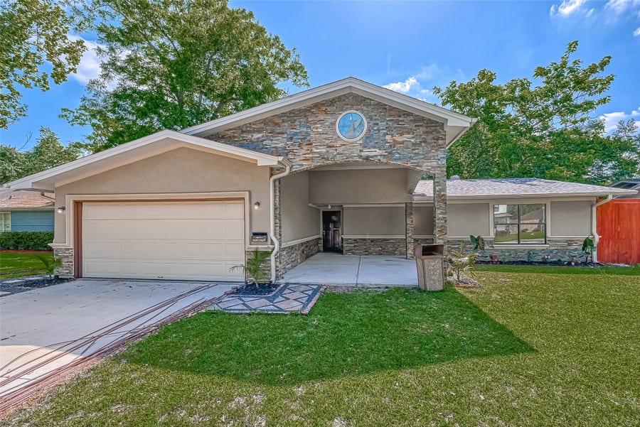 Property photo for 1918 Westcrest Drive, Houston, TX