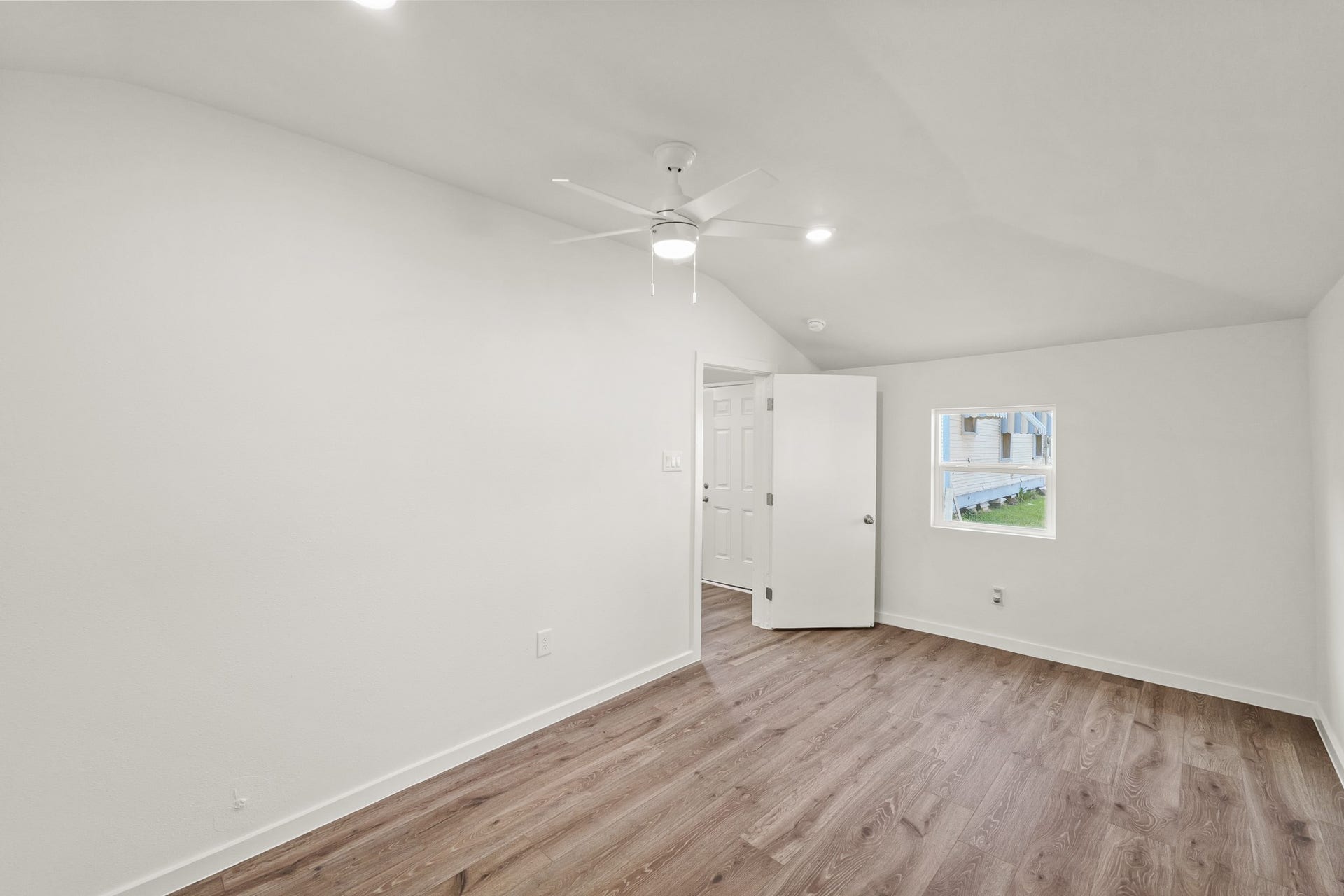 1909 1/2 4th Street, Galena Park, TX 77547 Primary bedroom