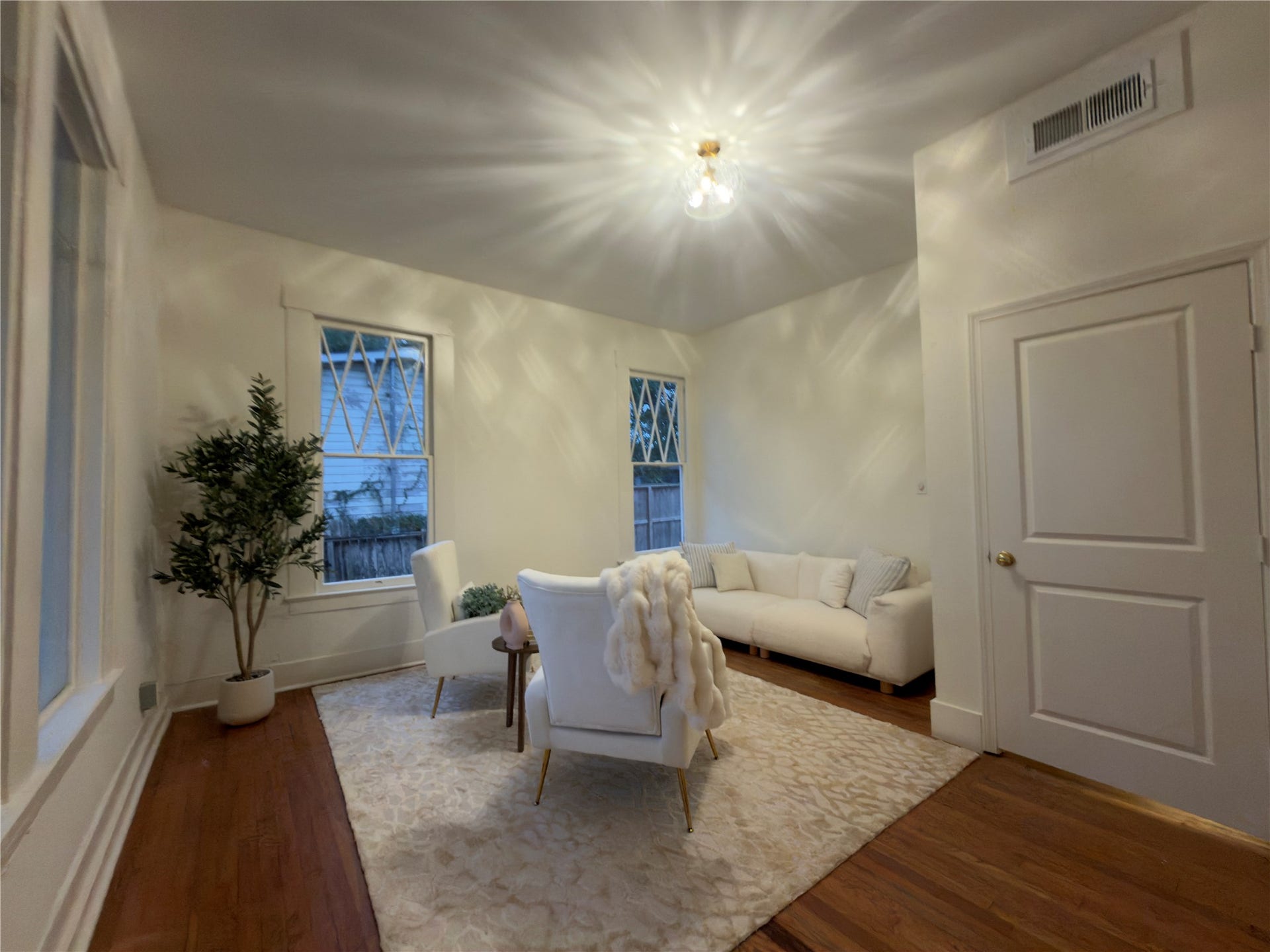 2518 Grant Street, Houston, TX 77006 2518 Grant Street, Houston, TX 77006