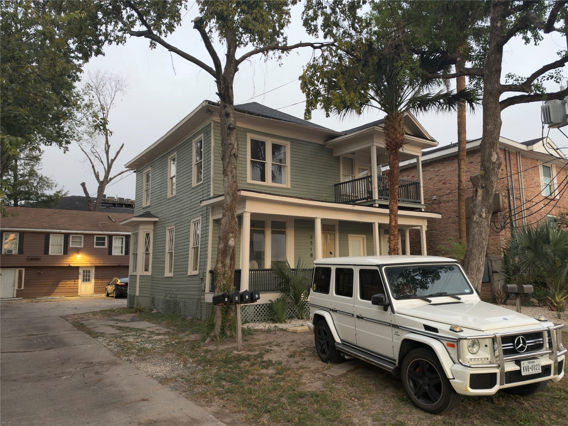 2518 Grant Street, Houston, TX 77006 2518 Grant Street, Houston, TX 77006