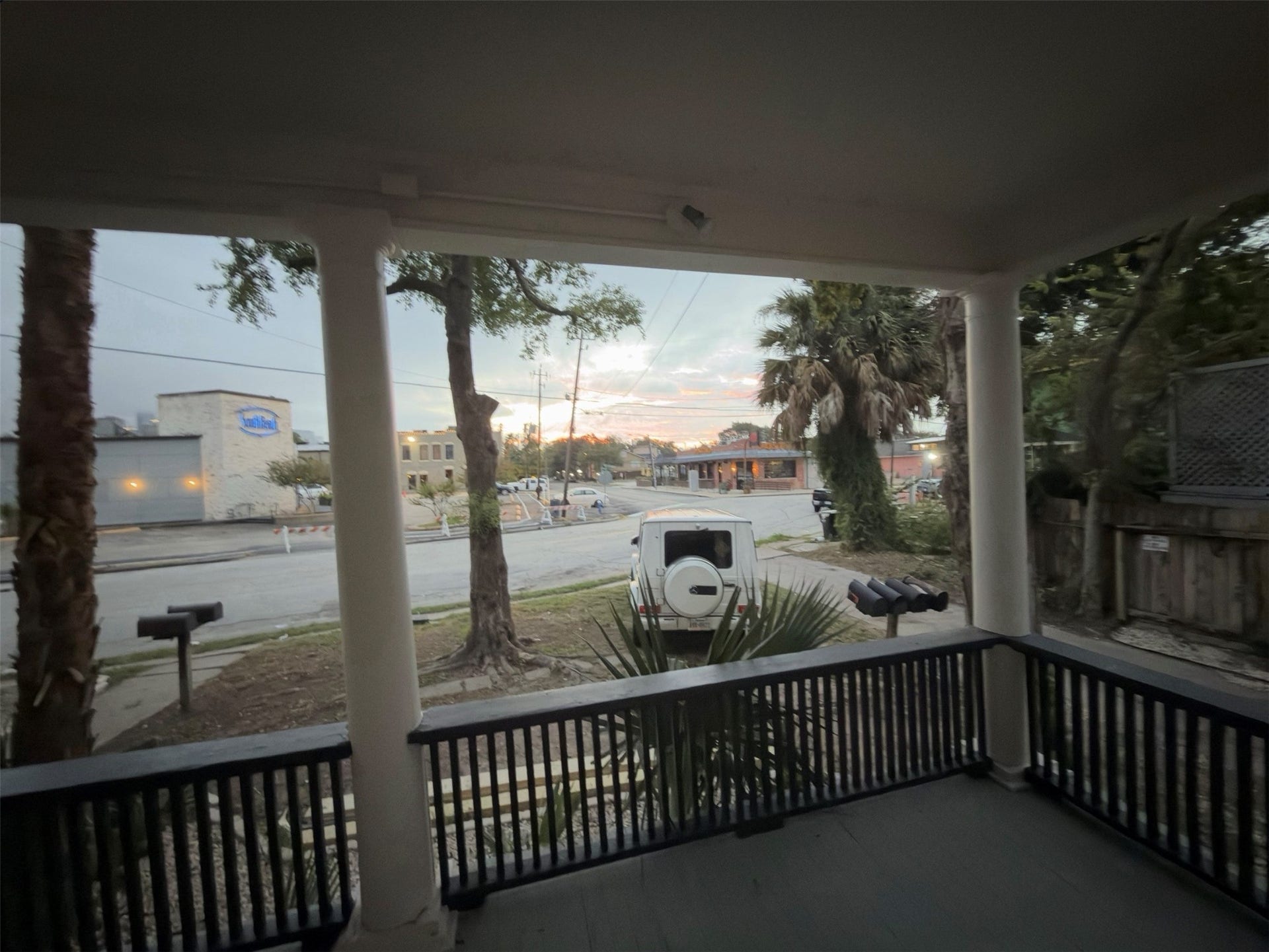 2518 Grant Street, Houston, TX 77006 2518 Grant Street, Houston, TX 77006