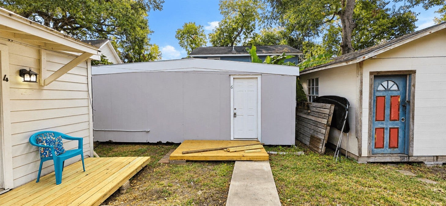 511 W Cleveland St, #6, Alvin, TX 77511