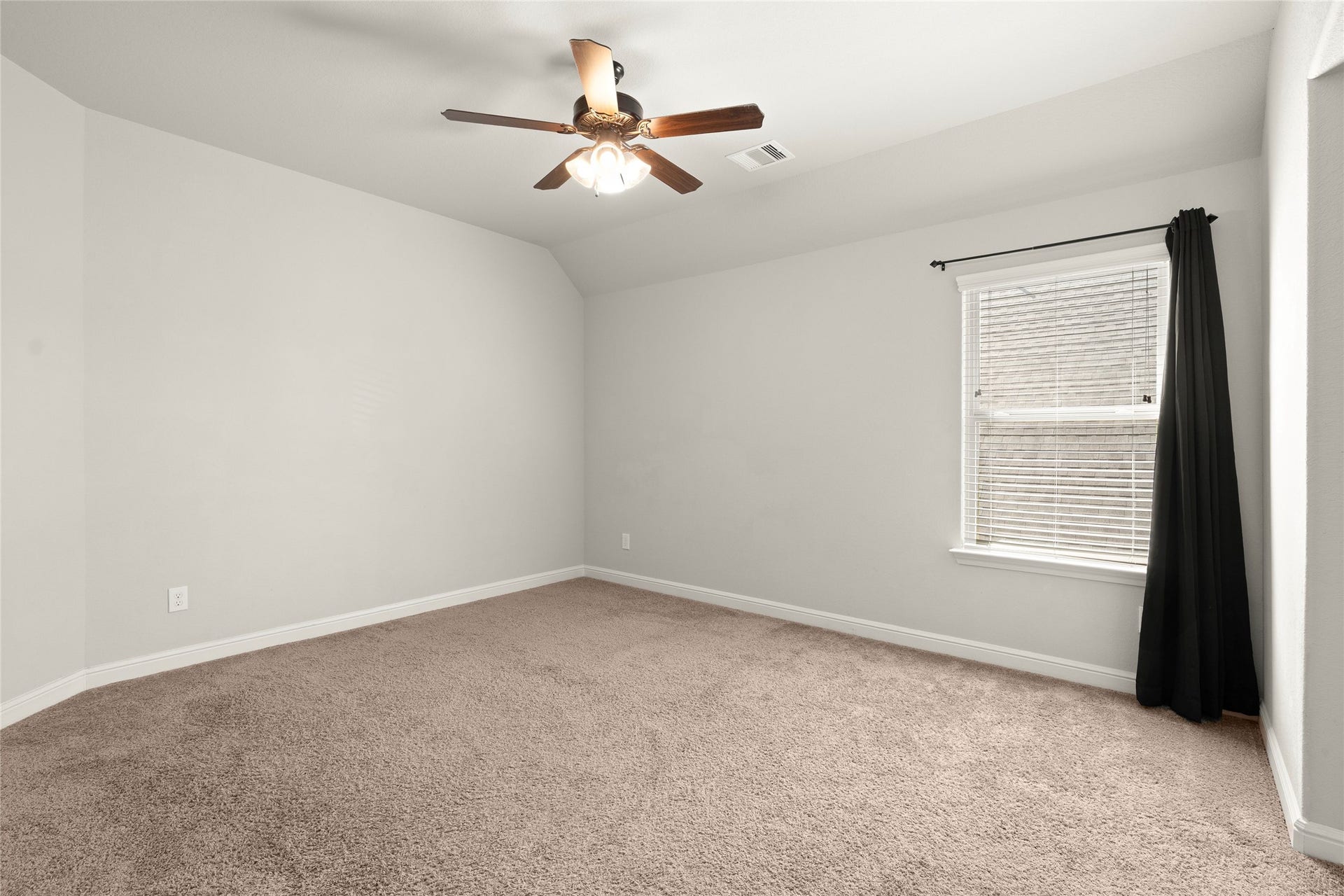3015 Dawn Light Drive, Rosenberg, TX 77471 Secondary bedroom with abundant natural light