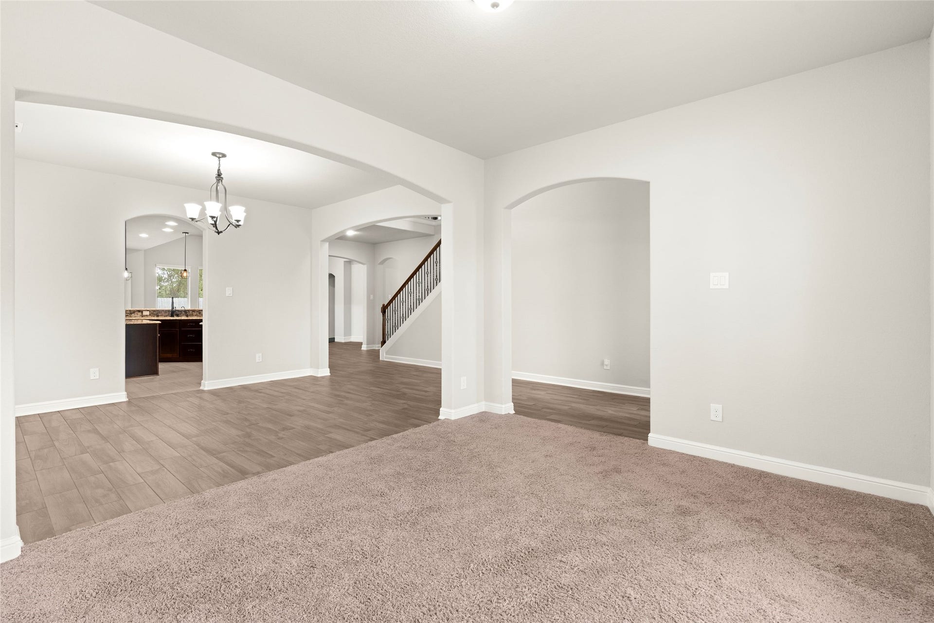 3015 Dawn Light Drive, Rosenberg, TX 77471 Bright open-concept secondary living area